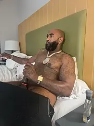 QHefner52 yayın görüntüsü