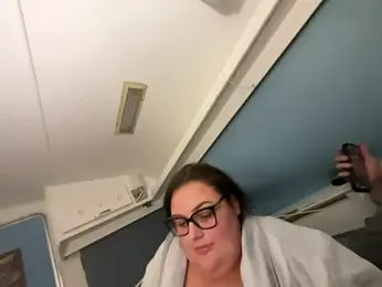 BBWlucyxxx yayın görüntüsü