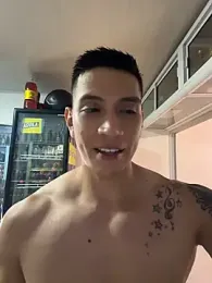 OliverWest04 webcam stripchat model stream image